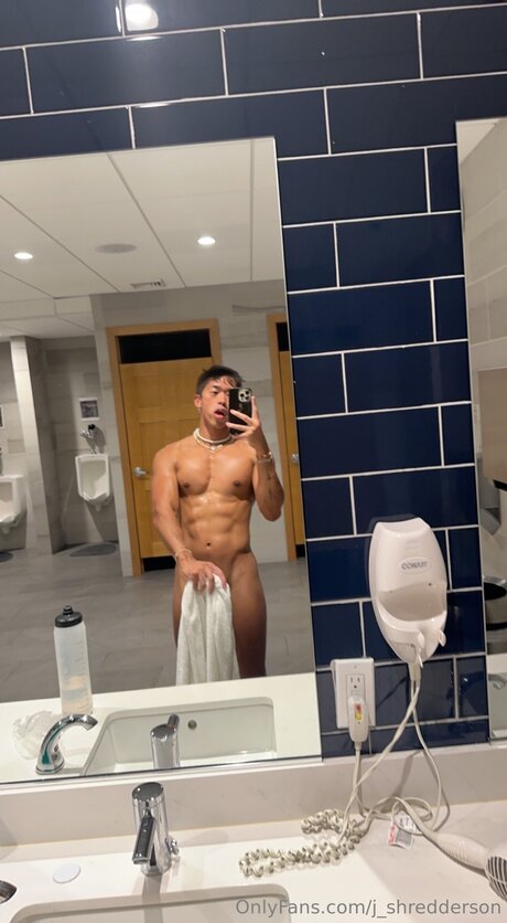 J Shredderson ヌードモデル 写真