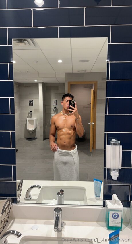 J Shredderson ヌードモデル 写真