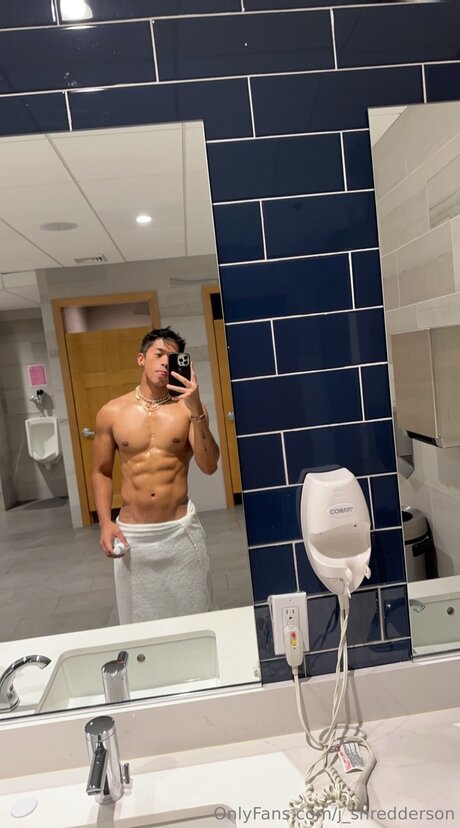 J Shredderson 完璧なモデル 写真