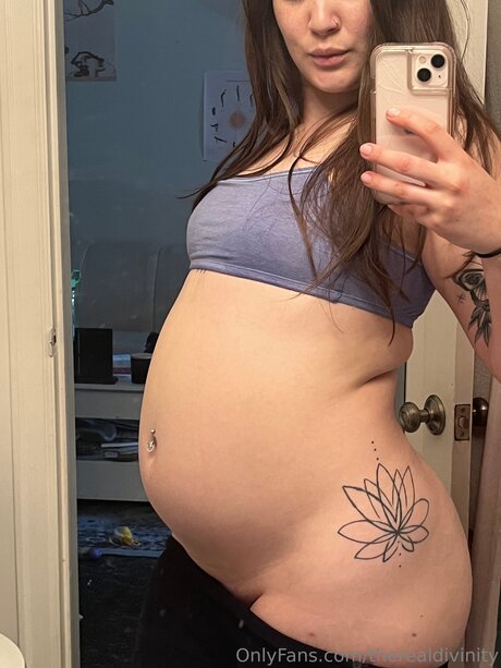 Therealdivinity 裸モデル 画像