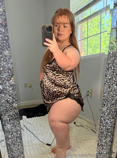 熟女クーガーオンリーファンズ ホットセックス 画像