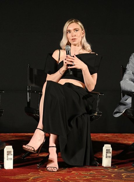 逆騎乗位 オンリーファンズ ポルノ 写真