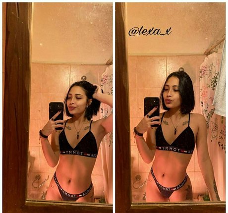 大きなお尻と巨乳のオンリーファンズ アートポルノ 写真