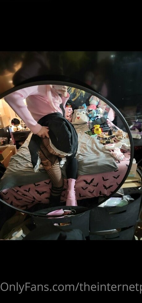 theinternetpet ヌード女優 写真