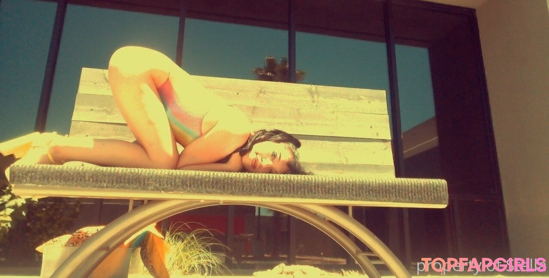 クーガーオンリーファンズ 無料裸 画像