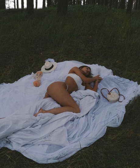 Lybov Kalish ヌードスター ギャラリー