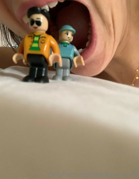 トランスアジアンオンリーファンズ 美しいヌード ギャラリー