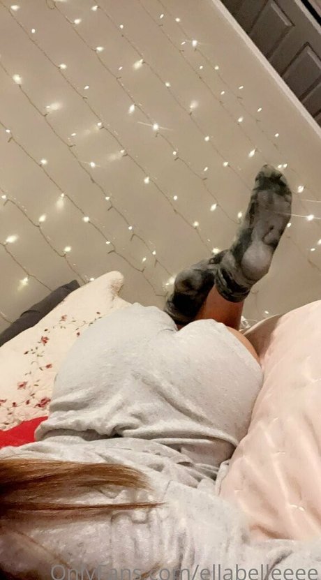 ellabelleeee ヌードのポルノスター 写真