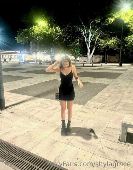 小柄な妻OnlyFans ホットヌード 写真