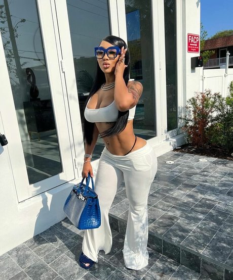 アナルトランスOnlyFans 無料セクシー 写真