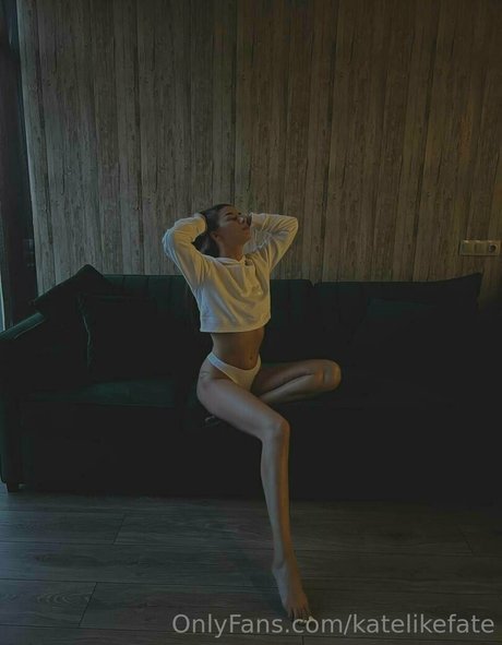 katelikefate エロティックモデル 画像
