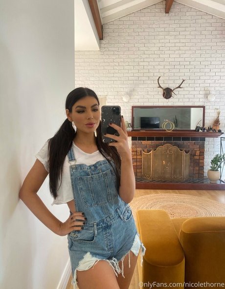 nicolethorne セクシー女優 写真