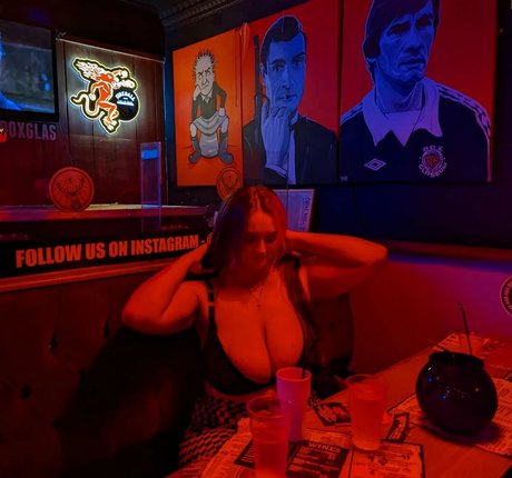 ブッシュ・オンリーファンズ ホットセックス ギャラリー