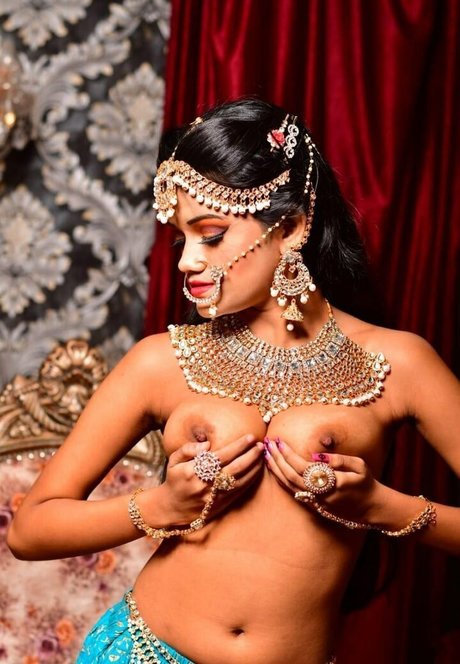 Amaira Roy 限定スター ギャラリー