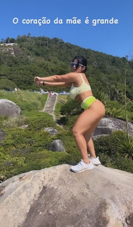 黒いお尻のオンリーファンズ アートヌード 写真