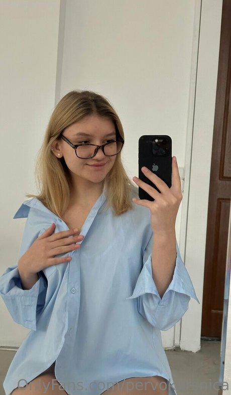 曲線美の女の子オンリーファンズ 美しい ギャラリー