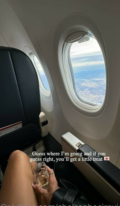 巨乳の熟女オンリーファンズ セクシーヌード 画像