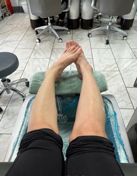 フィットネスインフルエンサーオンリーファンズ ポルノ 写真