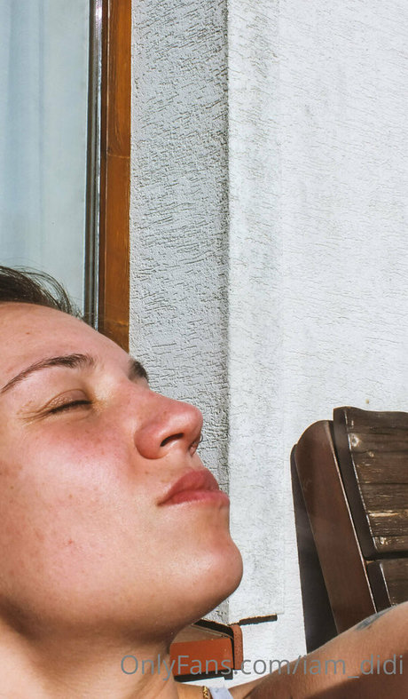 小柄なティーンオンリーファン セクシーヌード 写真