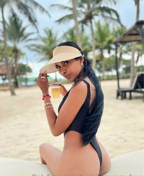 ラバーオンリーファン 無料セックス 写真