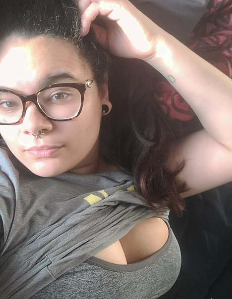 lucysemporium ポルノスター 可愛い 画像