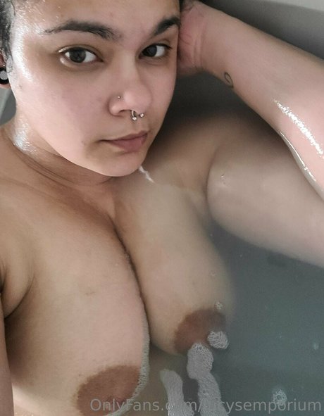 ブラックマジックオンリーファンズ セクシーヌード 写真