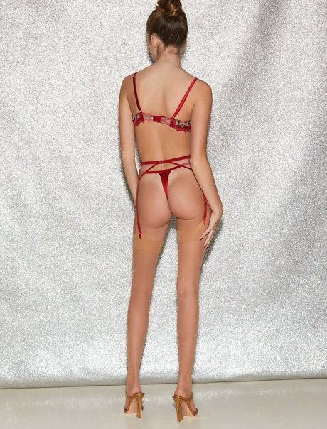 Sienna Raine Schmidt 独占スター 写真