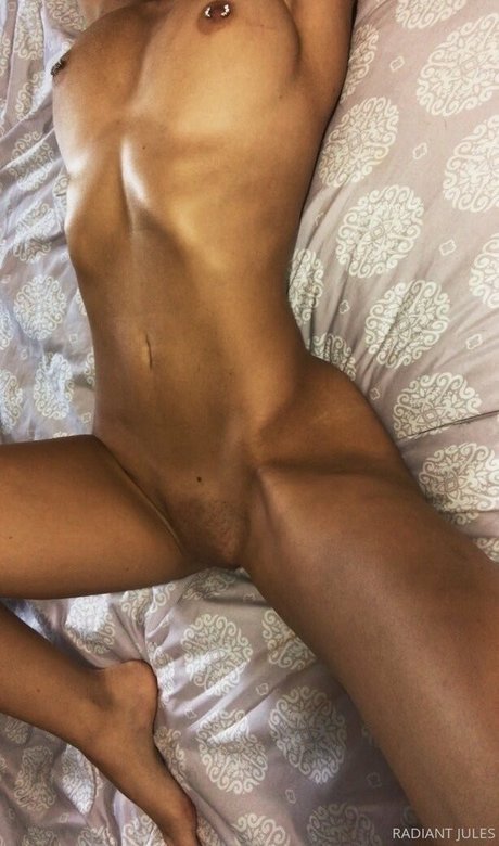 RadiantJules 無料のポルノスター ギャラリー