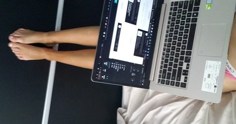 スペードのクイーン オンリーファンズ エロ ギャラリー