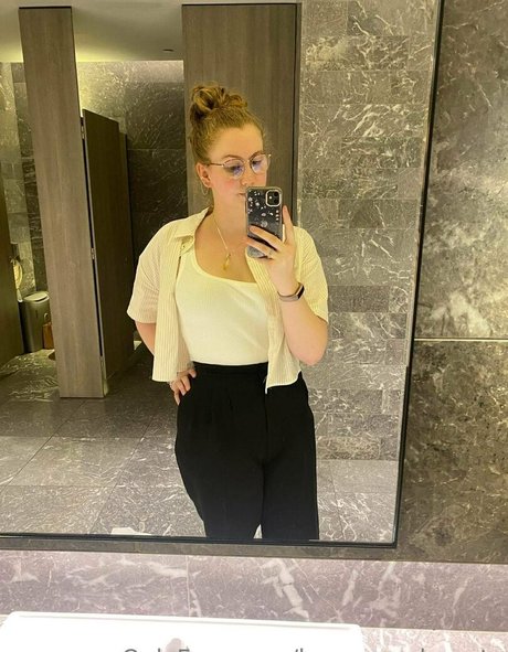 humorousbeauty ポルノモデル 写真