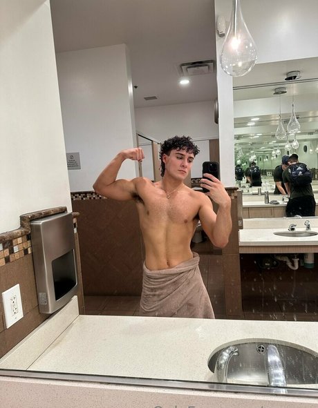 BBW パウグ オンリーファンズ ホットセックス 写真