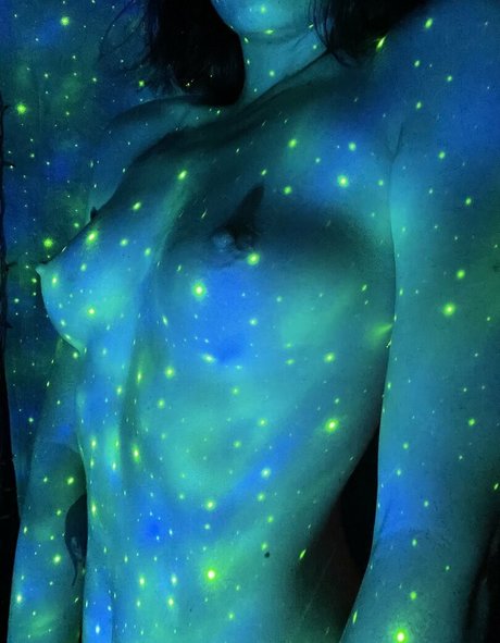 ghosti ポルノスター 高品質 写真