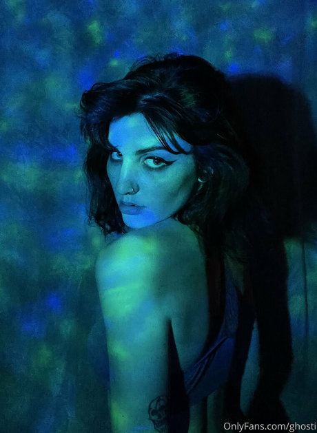 ghosti アダルトスター 写真