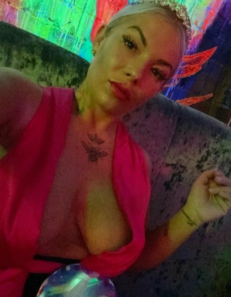 小柄な妻OnlyFans HD 画像