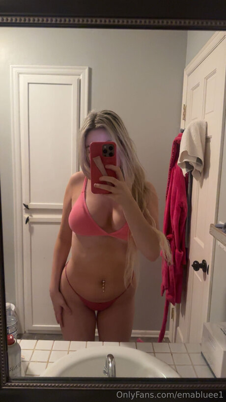 Emabluee1 完璧なスター 写真