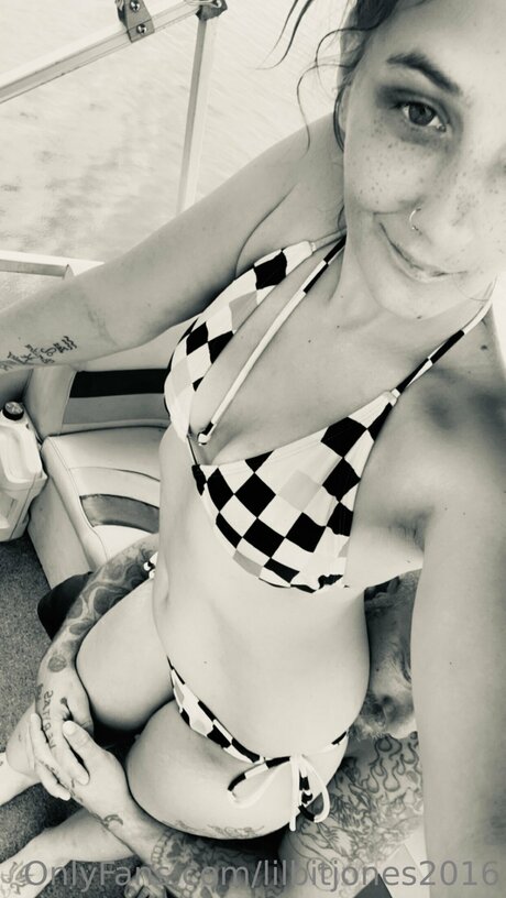 Lilbitjones2016 高品質モデル 写真