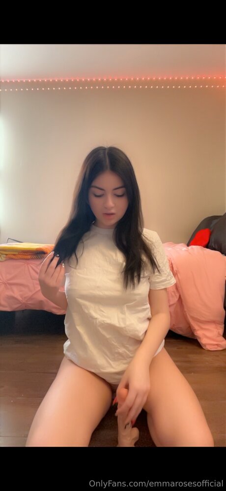 Emmarosesofficial 無料女優 写真