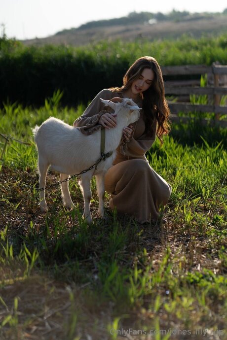 Lilia Ss かわいいモデル 写真