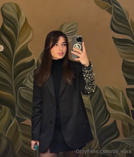 Oli Viaa アダルトスター 写真