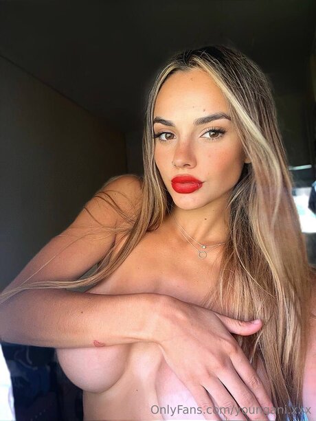 Ani Annet セックスモデル 写真