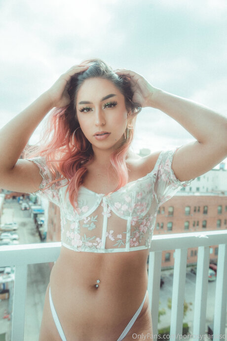 Bluntsandparadise ポルノモデル アーカイブ