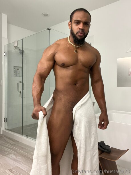 オンリーファンズでのセクスティング ヌード 画像