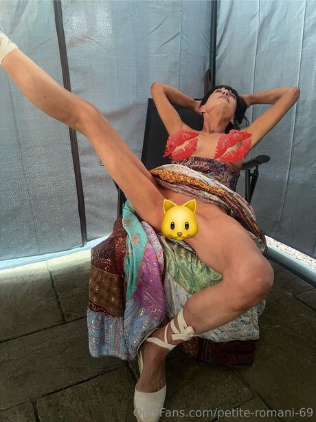 Petite Romani 69 アートモデル ギャラリー