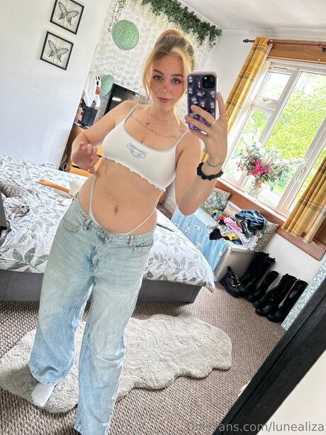 成熟した黒人女性オンリーファンズ えろた 写真