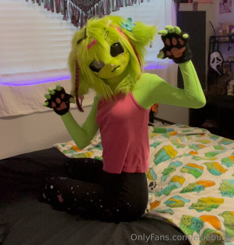 Elliebugs ポルノモデル 写真