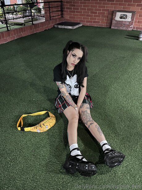 Camile 666 アダルトモデル 画像