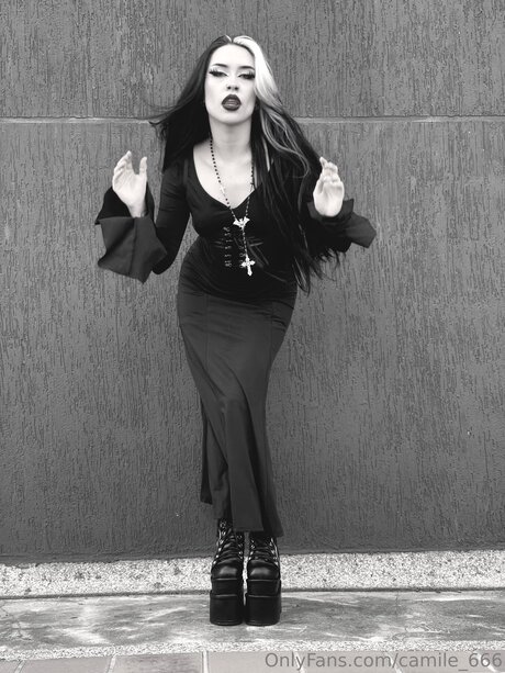 Camile 666 アダルトモデル 写真