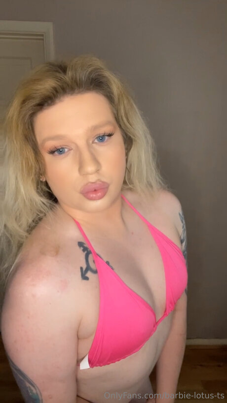 Barbie Lotus Ts 素敵なモデル ギャラリー
