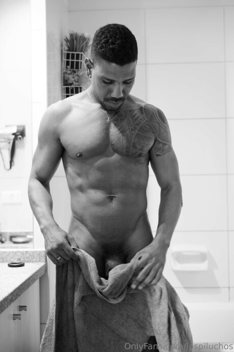 Lospiluchos アダルトモデル 写真
