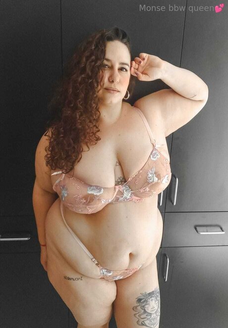 Monsebbwqueen アダルトスター 写真